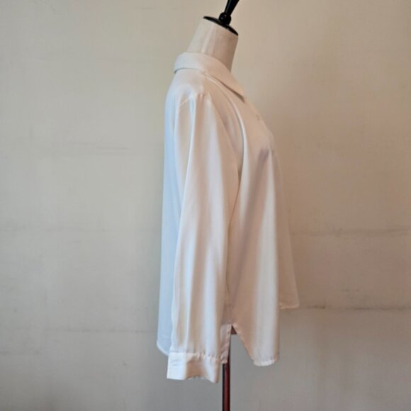 VIPetites by Sears - Cream / White Collared Blouse - Picture 4 of 9